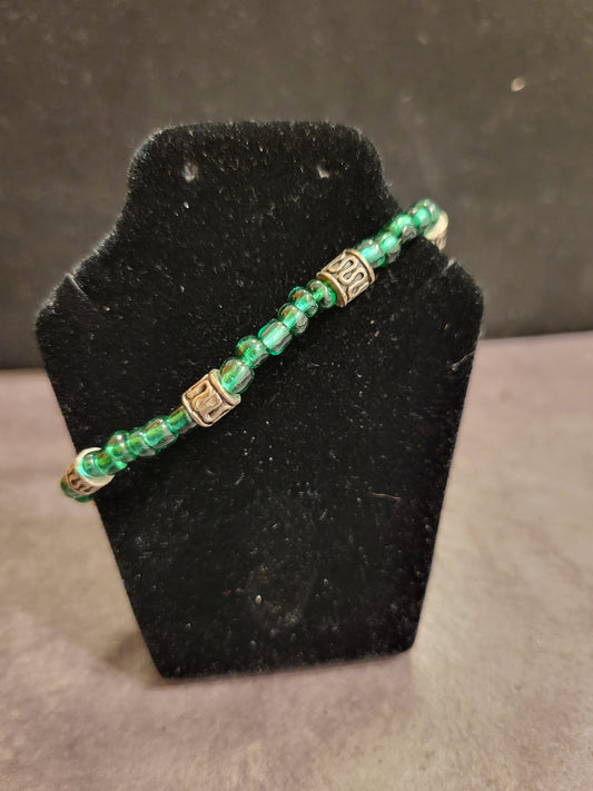 Stretch Bracelet - Green w/Silver - 7 1/2"