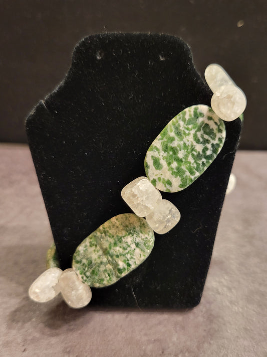 Stretch Bracelet - Green & White Stones - Approx. 7 1/2"