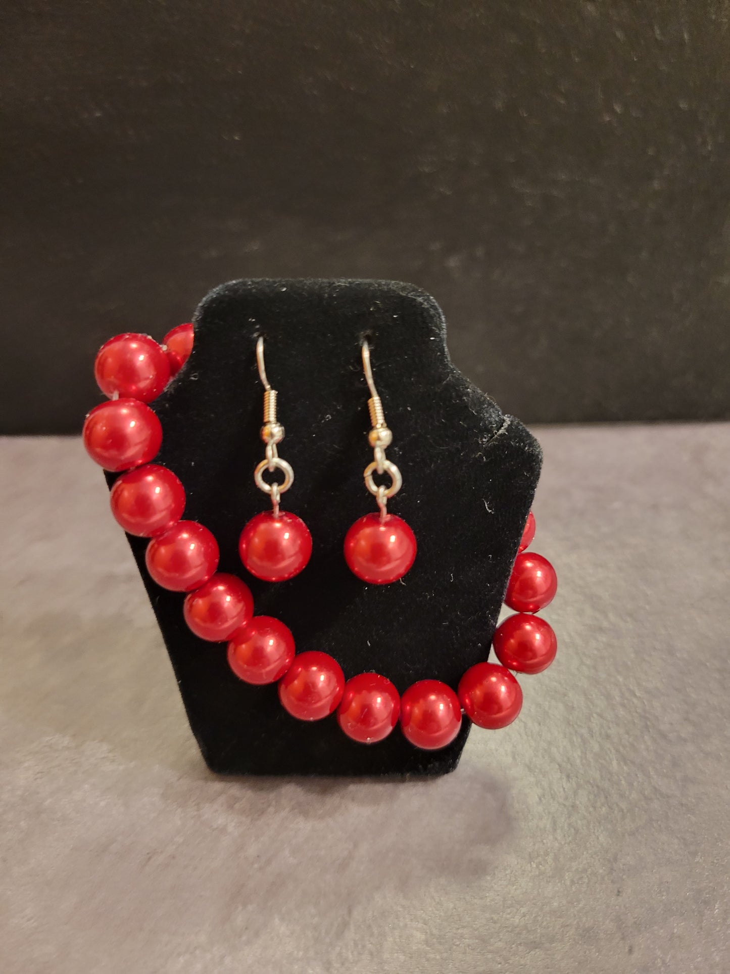 Stretch Bracelet & Matching Earrings - Xmas Red Pearl