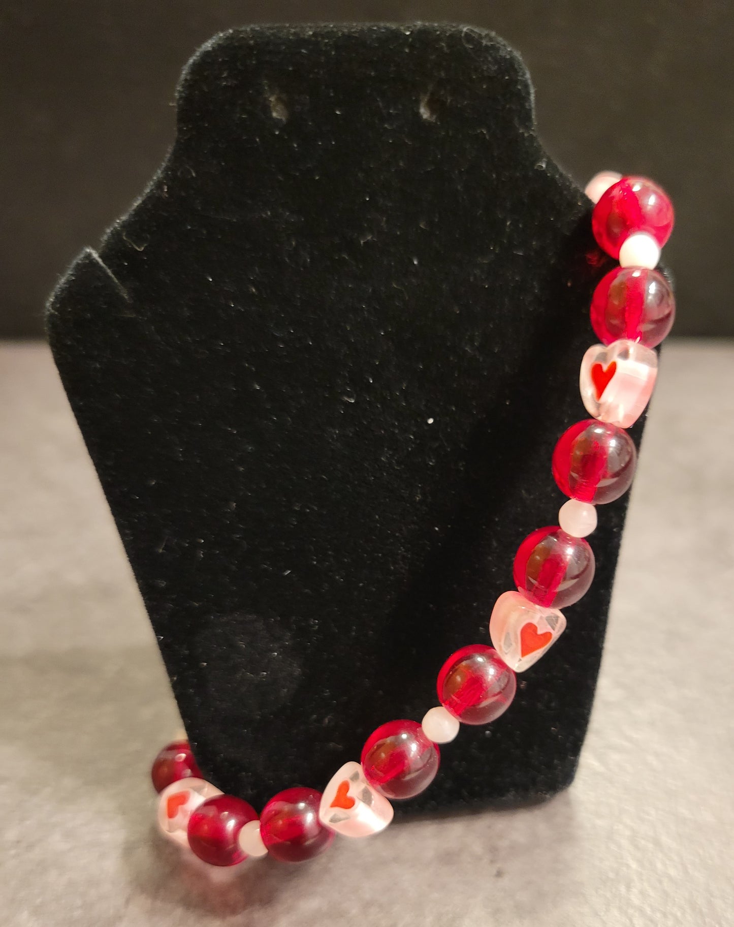 Bracelet - Red Glass Rounds w/Hearts - Approx. 8 1/4"