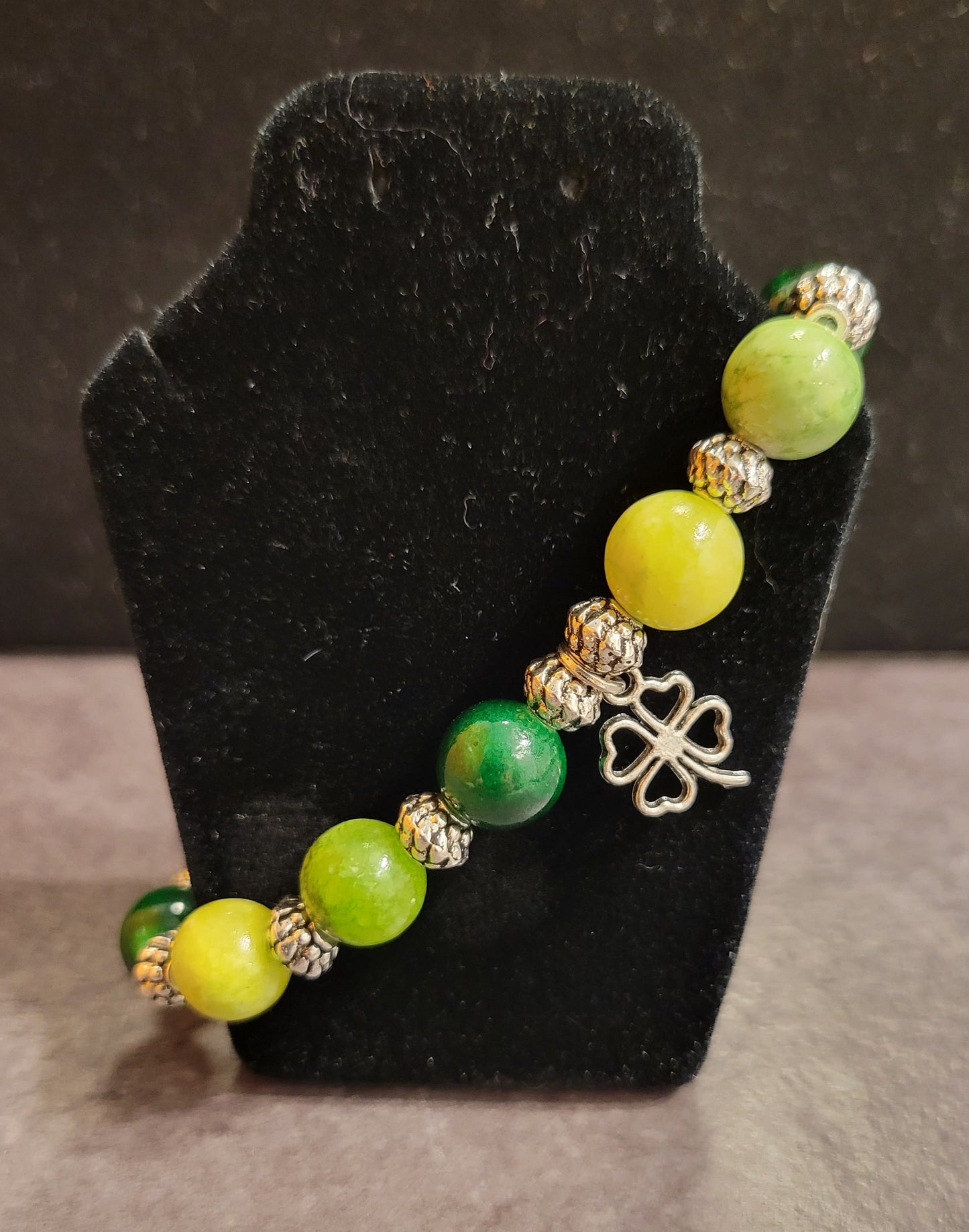 Stretch Bracelet - Green Mix Glass Rounds w/4 Leaf Clover Charm - Approx. 7 1/2"