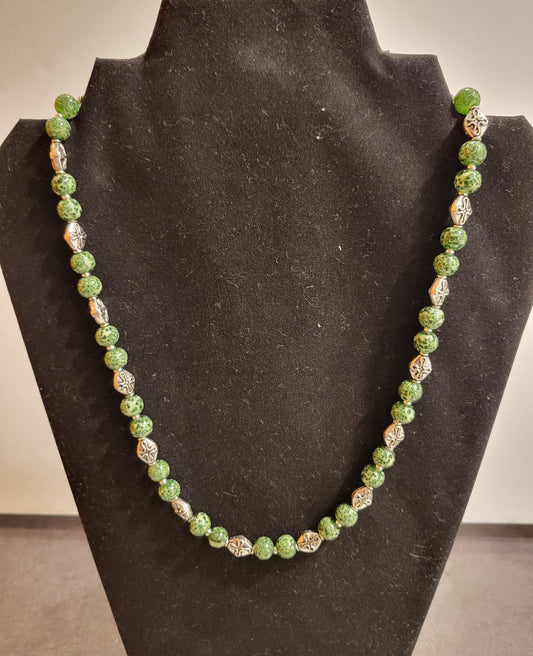 Necklace - Green & Silver - Approx. 21"