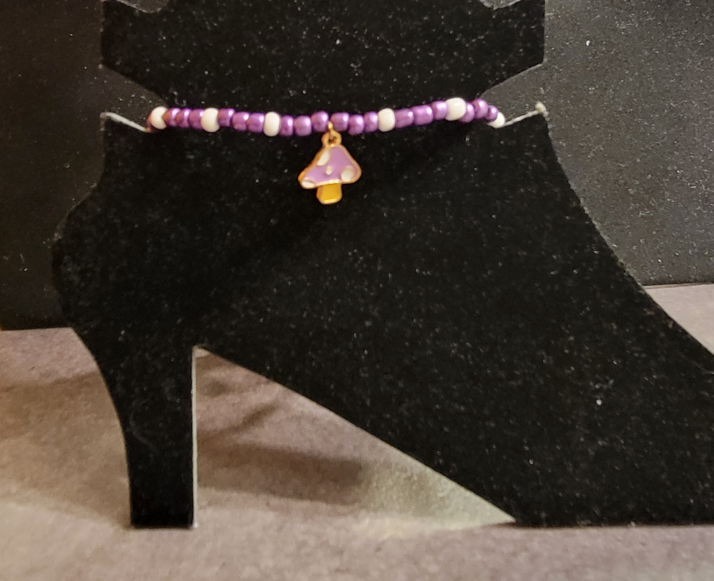 Anklet - Purple & White w/Mushroom charm - Approx. 9 1/2"