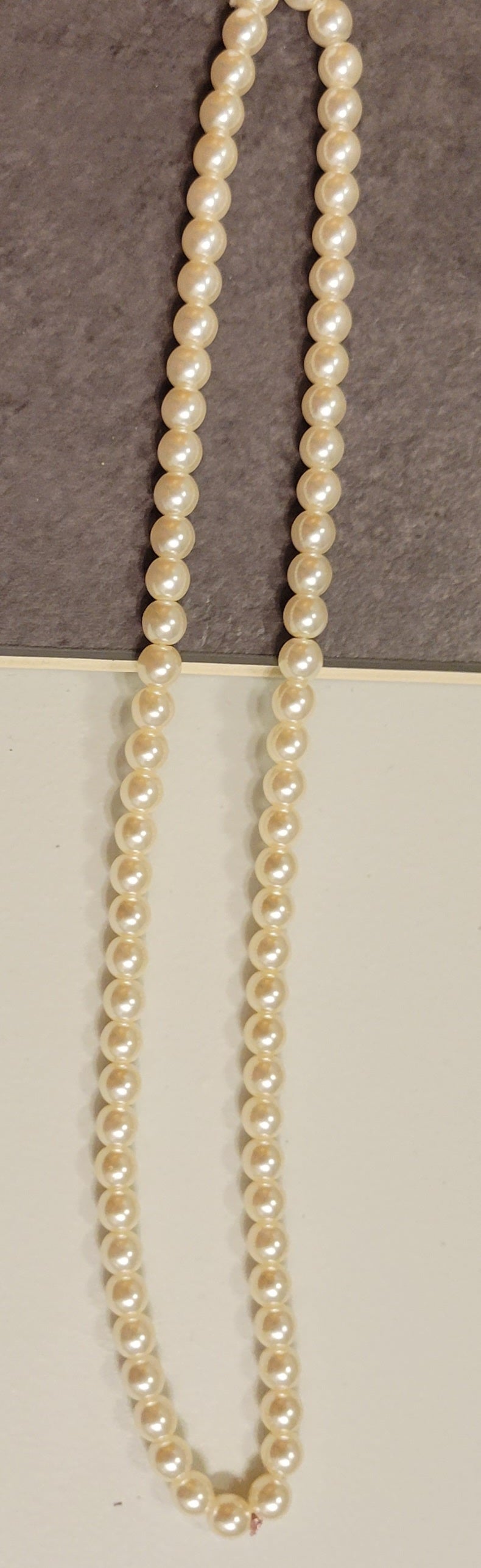 Off-white 6 mm Bead Rounds