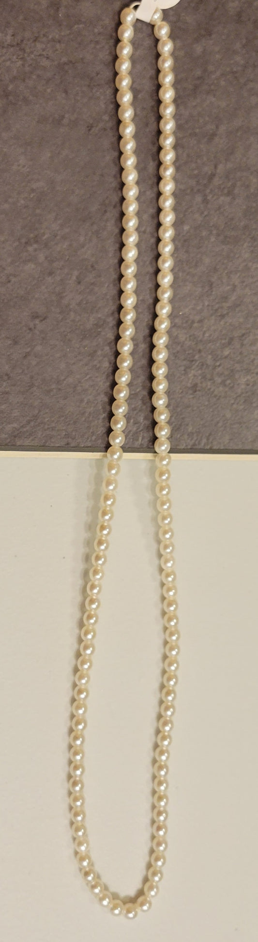 White 4 mm Bead Rounds